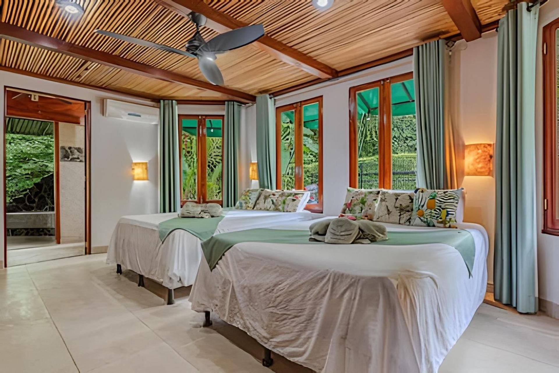 The Jungle Inn Dominicalito Luaran gambar