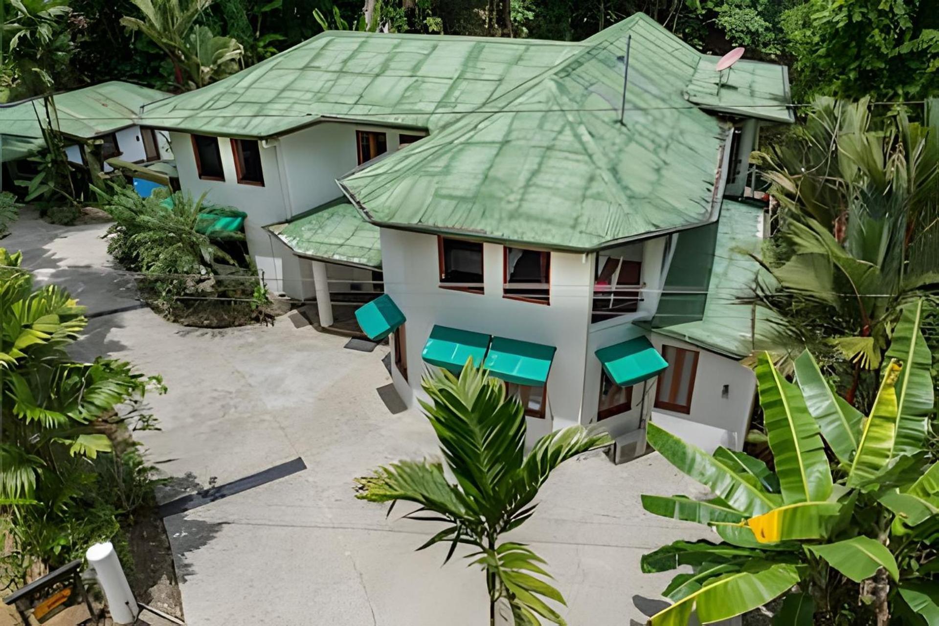 The Jungle Inn Dominicalito Luaran gambar