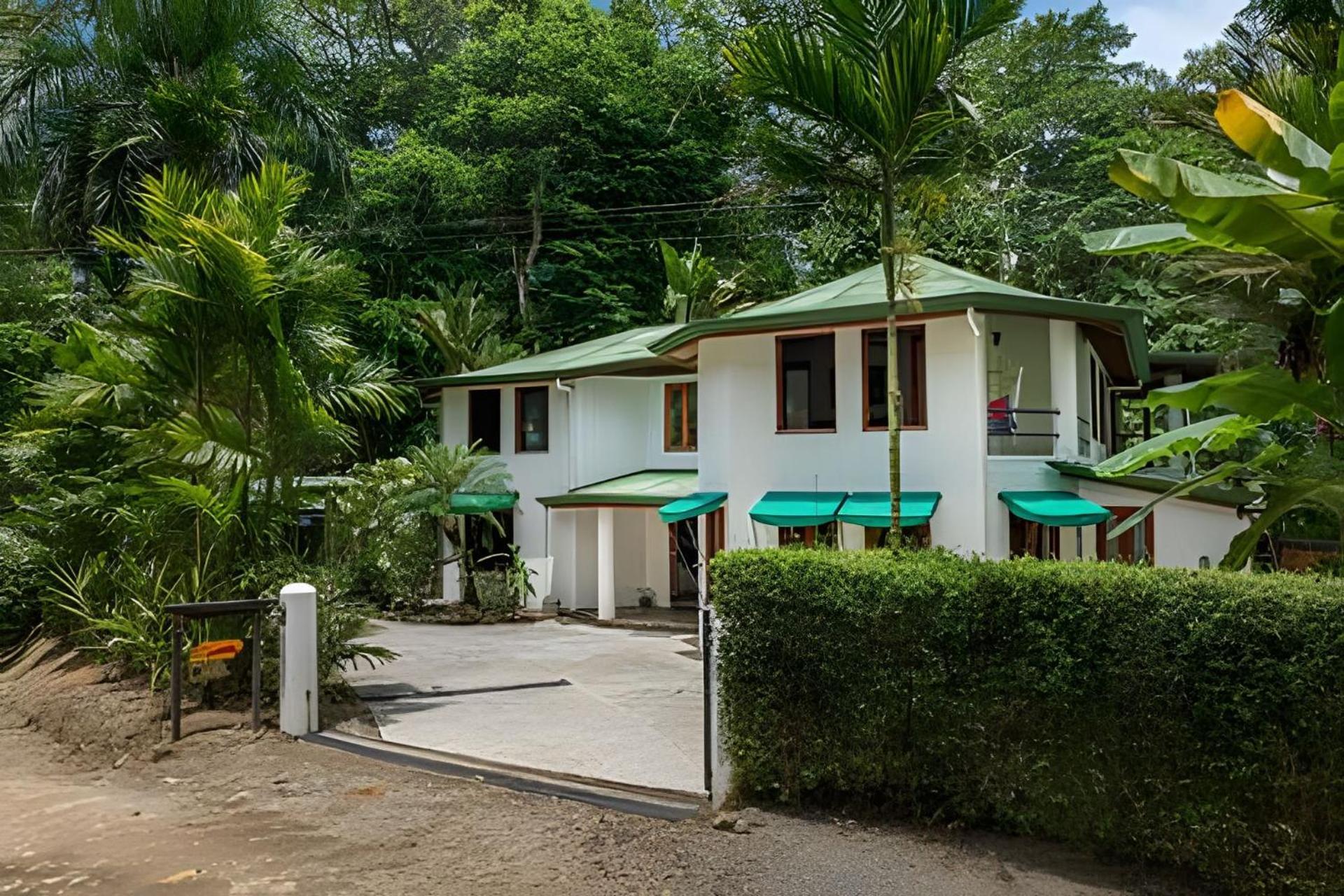 The Jungle Inn Dominicalito Luaran gambar